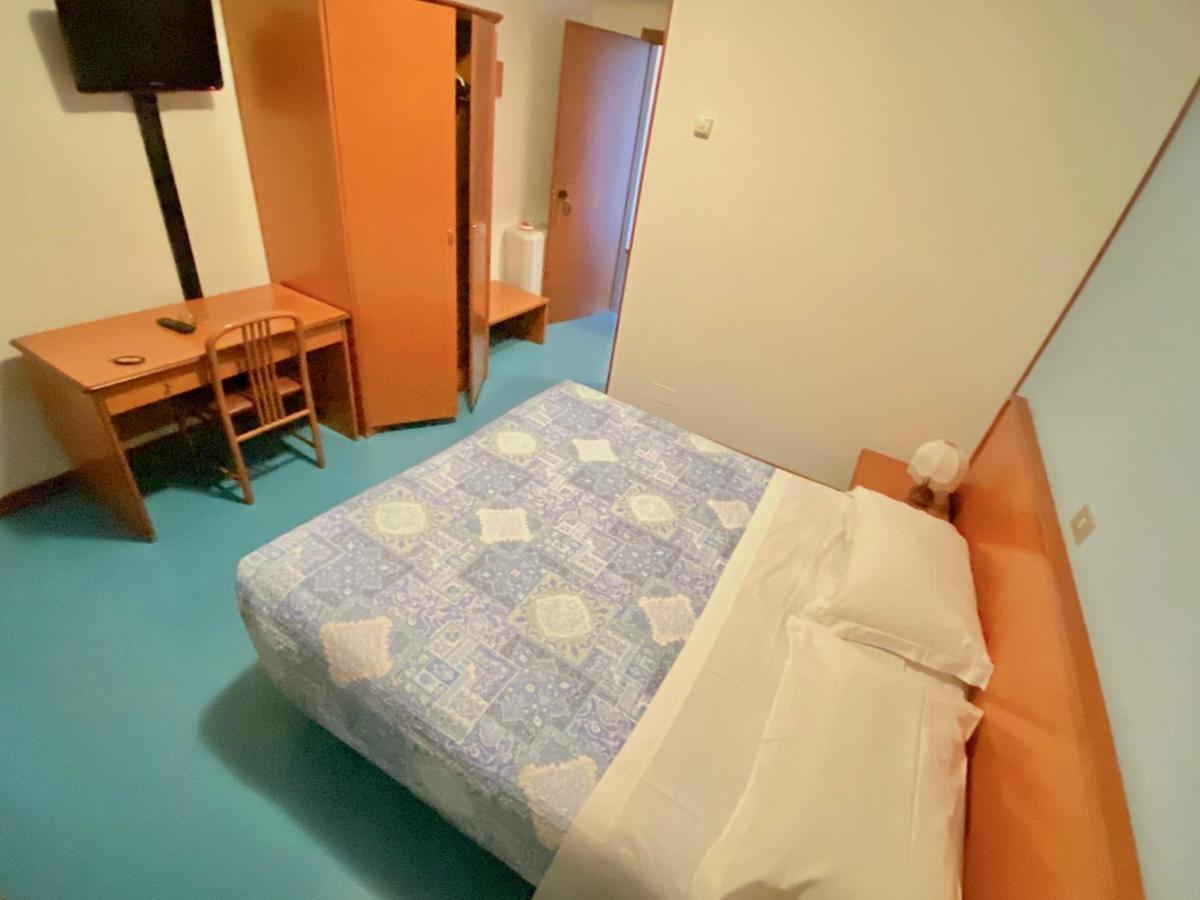 Hotel Pamela サン・ピエトロ・イン・カザーレ エクステリア 写真